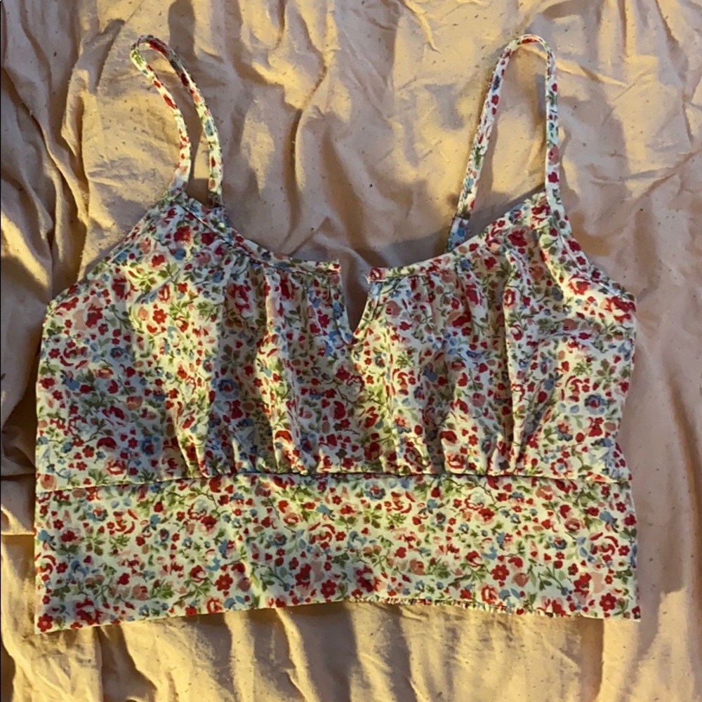 Floral flattering tank top